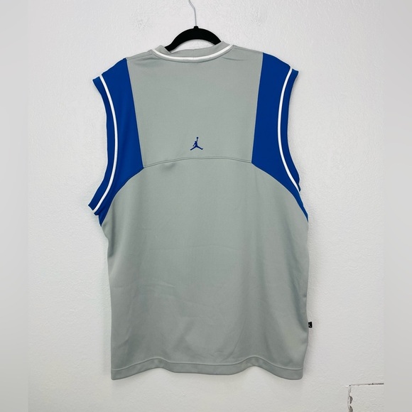 Rare AIR JORDAN Basketball ATHLETIC TANK TOP GRAY / CAROLINA BLUE & WHITE TRIM - Picture 4 of 5